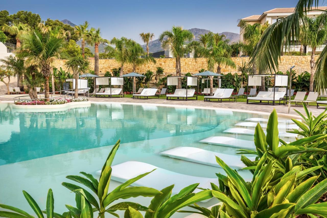 Hotel Barcelo La Nucia Palms Esterno foto The swimming pool at the hotel