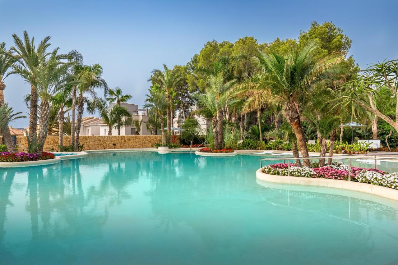 Hotel Barcelo La Nucia Palms Esterno foto The resort's swimming pool